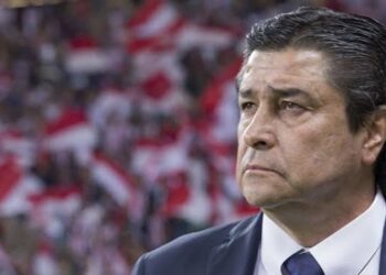 Luis Fernando Tena da positivo a coronavirus