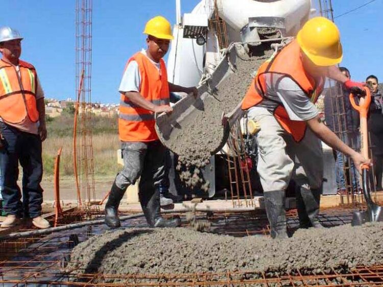 Regresan albañiles “a la banca”; habían repuntado 70% en 15 días