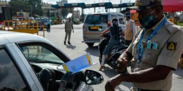 India vuelve a confinar a más de 130 millones de personas