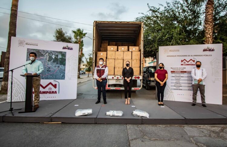 Cumple Mario López compromiso con matamorenses; entrega 5 mil luminarias