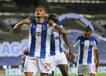 Porto y ‘Tecatito’ se afianzan en el liderato