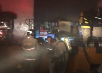 Se incendia bodega de supertienda “GranD Toreo” en Victoria