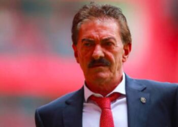 Ricardo La Volpe se postula para dirigir a Pumas