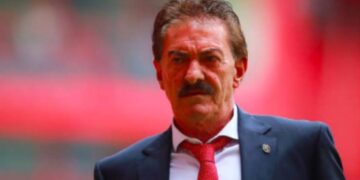 Ricardo La Volpe se postula para dirigir a Pumas