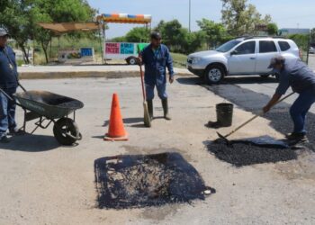 Continúa programa de bacheo en poniente de Victoria