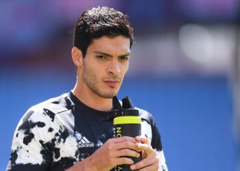 Manchester United estaría dispuesto a pagar por Raúl Jiménez