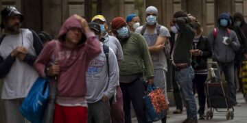 Reforzará Barcelona uso obligatorio de cubrebocas tras rebrote de Covid