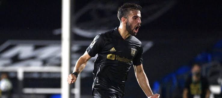 El LAFC humilla a un Galaxy sin Chicharito en una noche redonda para Diego Rossi