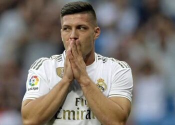 Luka Jovic es aislado por riesgo de tener Covid-19