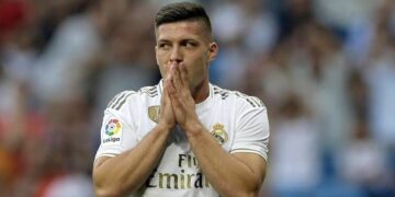 Luka Jovic es aislado por riesgo de tener Covid-19
