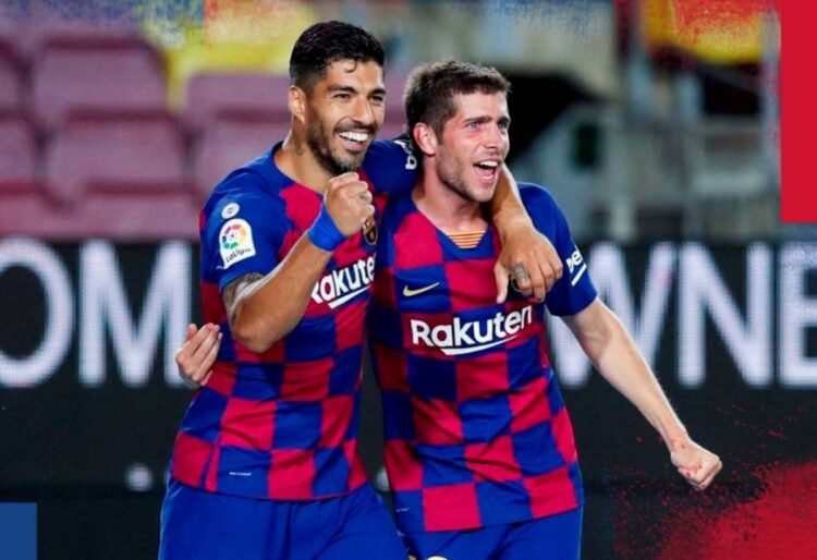 Barcelona condena al Espanyol y mantiene viva la esperanza