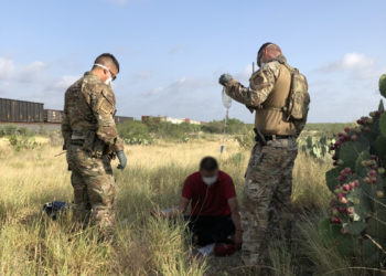 Un indocumentado mexicano murió deshidratado; rescatan a tres