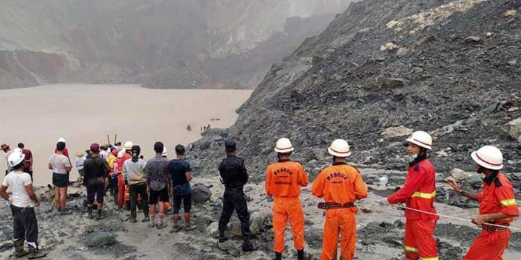 Mueren más de 100 personas tras accidente en la mina de jade más grande del mundo