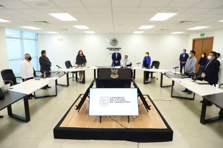 Guardan en Congreso minuto de silencio por víctimas de COVID en Tamaulipas