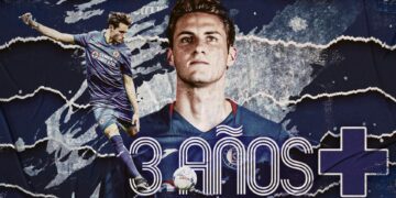 Santiago Giménez renueva contrato con el Cruz Azul