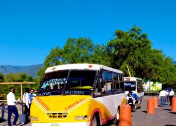 Suspenden transporte público durante fin de semana en 8 municipios