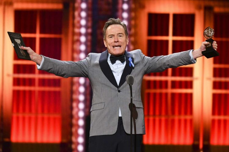 Bryan Cranston dona plasma tras superar COVID-19