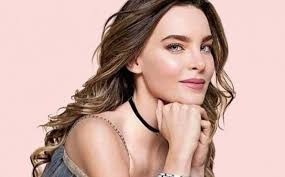 Belinda cobra 150 dólares por mensajes personalizados