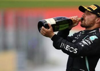 Valtteri Bottas renueva con Mercedes