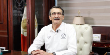 Docentes y estudiantes hacen valer a nuestra Universidad: Rector