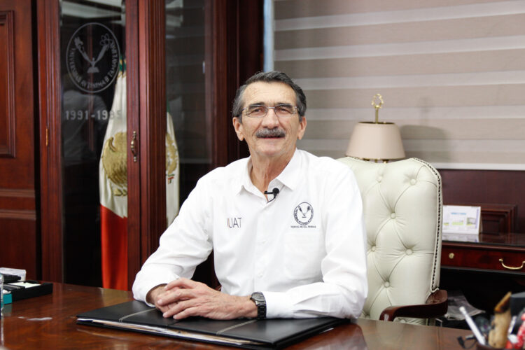 Docentes y estudiantes hacen valer a nuestra Universidad: Rector