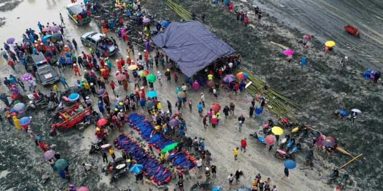 Mueren más de 100 personas tras accidente en la mina de jade más grande del mundo