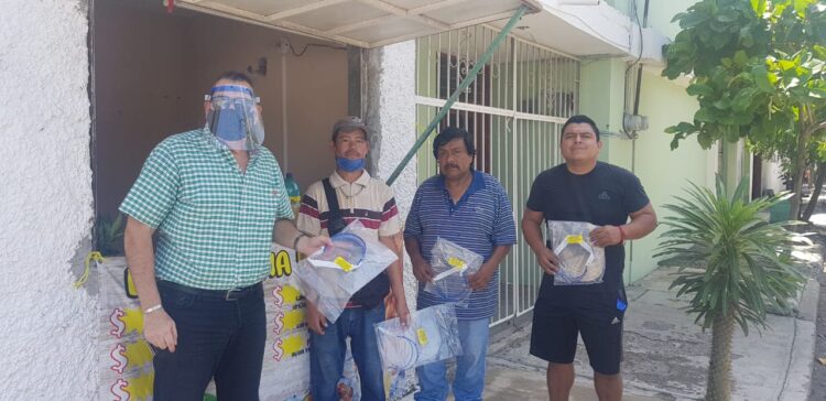 Entrega Rubén Rivera equipo de protección contra Covid-19