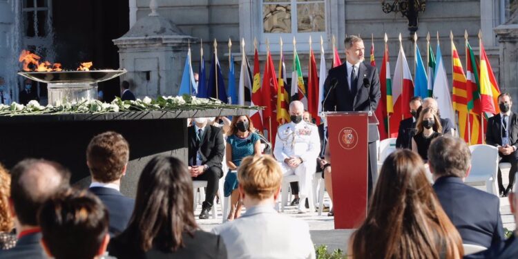 España rinde homenaje de Estado a las víctimas de la pandemia de coronavirus