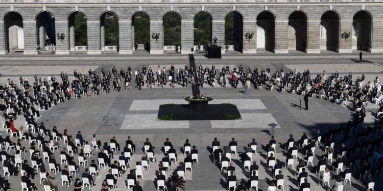 España rinde homenaje de Estado a las víctimas de la pandemia de coronavirus