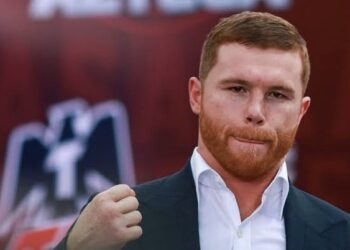 “Gracias ‘Canelo”: Pacientes de cáncer le agradecen su donativo