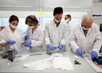 Desarrollan 4 tipos de test que diagnostican el coronavirus en minutos