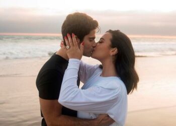 Demi Lovato y Max Ehrich se comprometen