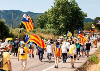 Independentistas catalanes protestan por visita de reyes de España