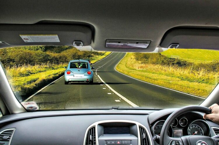 ¡Nota interesante! ¿Te has preguntado por qué en Inglaterra se conduce del lado izquierdo?