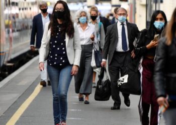 OMS reconoce que “surgen pruebas” de transmisión por el aire de covid-19