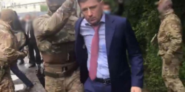 Prisión preventiva para gobernador ruso acusado de organizar homicidios