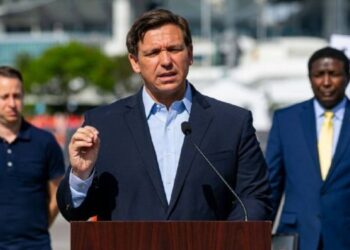 Gobernador declara estado de emergencia a la costa este de Florida por huracán