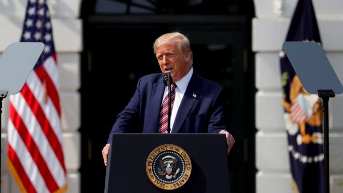 Trump pide fijarse más en la crisis de COVID-19 en México y menos en la de EE.UU.