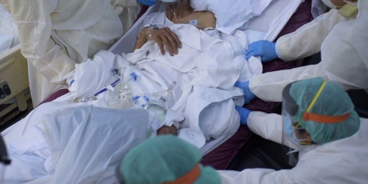 Hospitales de Houston al borde del colapso