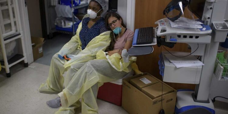 Hospitales de Houston al borde del colapso