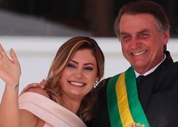 Michelle de Paula Firmo, esposa de Jair Bolsonaro, da positivo por COVID-19