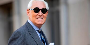 Trump conmuta pena a su amigo Roger Stone; demócratas anuncian investigación