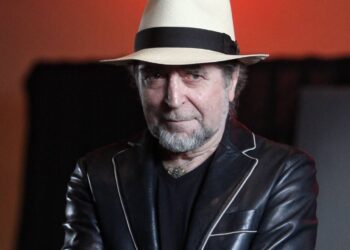 Lanzan a la venta la Primera Edición en EU del libro de Poemas de Joaquín Sabina