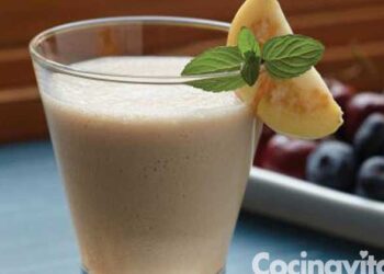 Receta fácil de licuado de guayaba y coco. Saludable y nutritivo