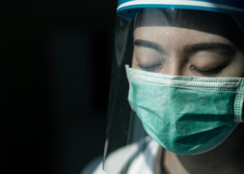 Consejos para evitar que el maquillaje se arruine con la careta