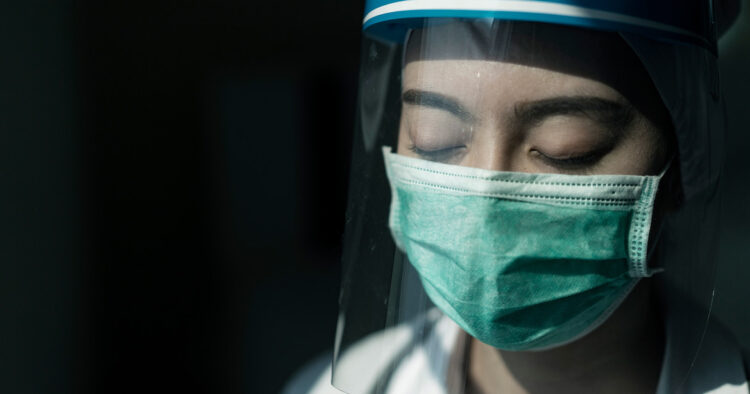 Consejos para evitar que el maquillaje se arruine con la careta