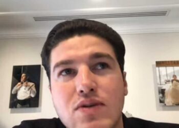 Senador Samuel García de MC se disculpa por actitud machista con esposa