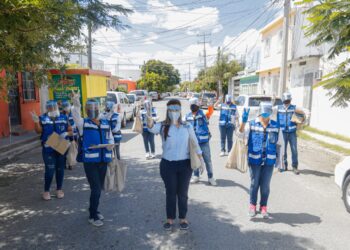 Elimina Bienestar Social  criaderos de mosquitos en colonias de N. Laredo