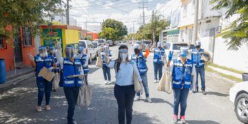 Elimina Bienestar Social  criaderos de mosquitos en colonias de N. Laredo