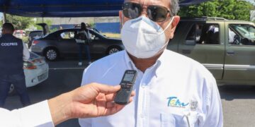 Desinfectan más de 400  carros ante el Covid-19